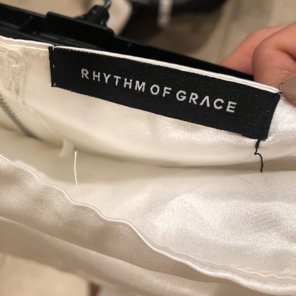 2 piece white pant and crop top set - Picture 5 of 9